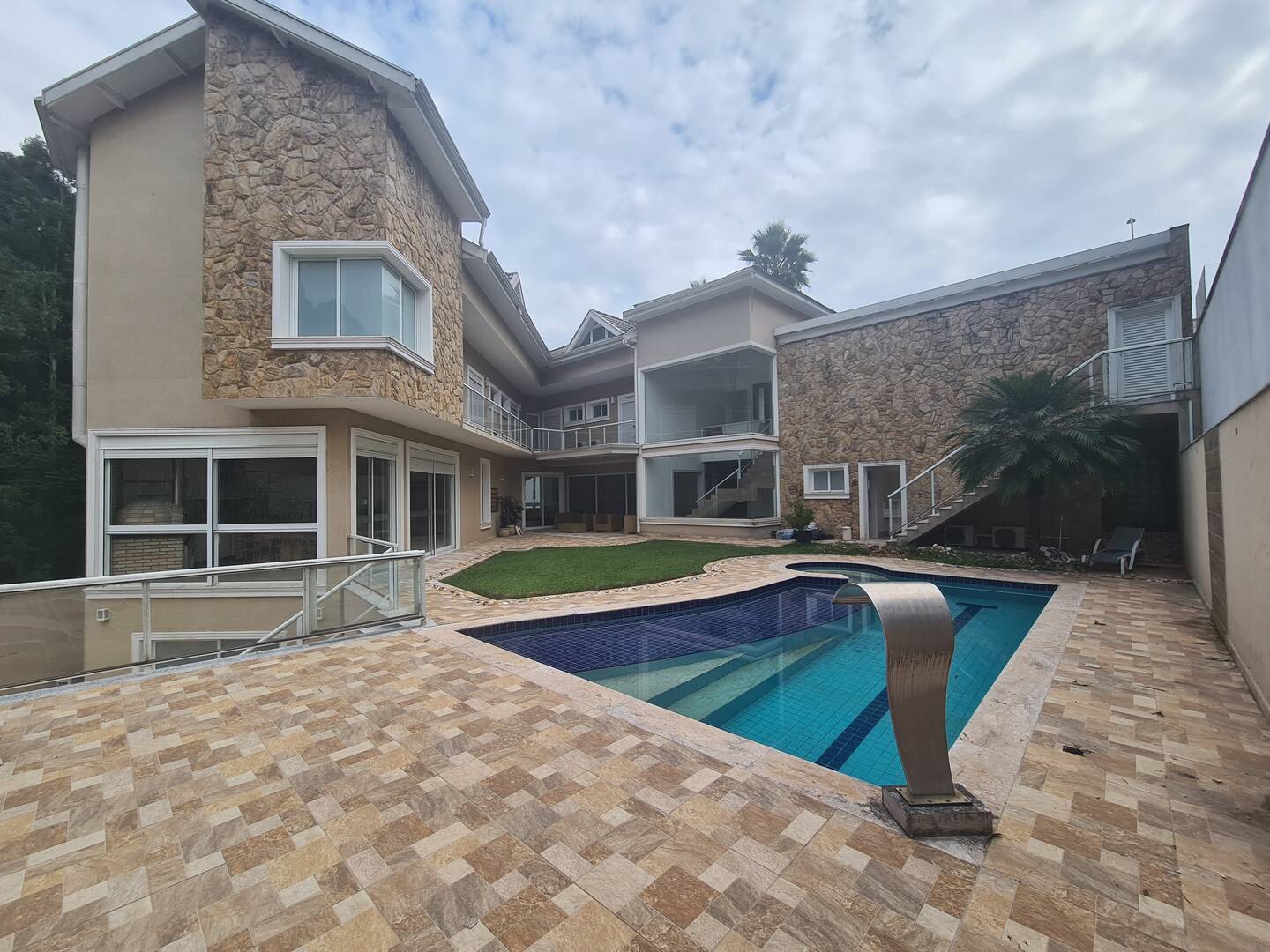 Casa de Condomínio à venda e aluguel com 5 quartos, 1000m² - Foto 3