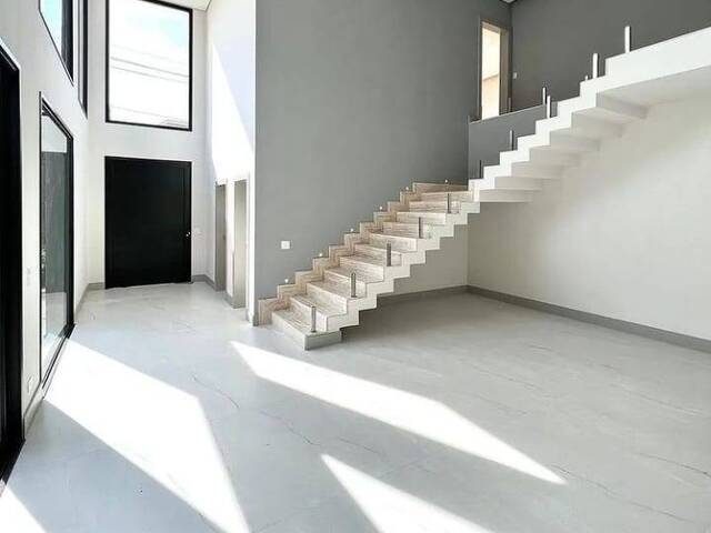 #2040 - Casa em condomínio para Venda em Santana de Parnaíba - SP