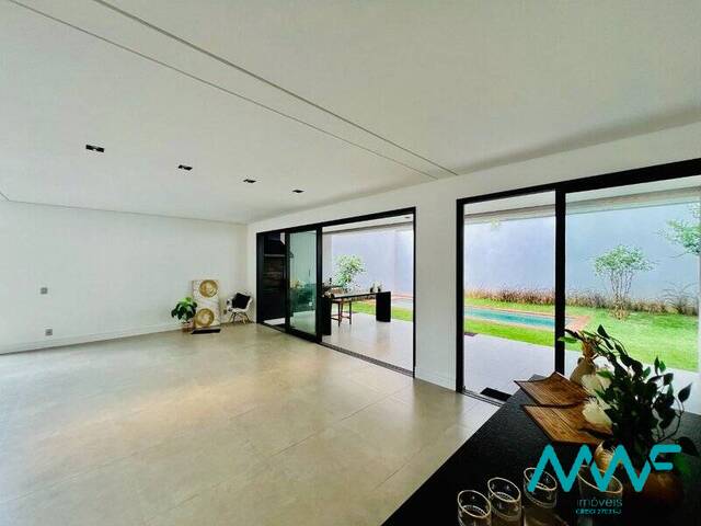 Casa para Venda em Santana de Parnaíba - 5