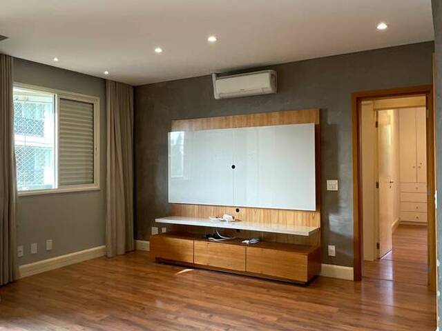 Apartamento para Venda em Santana de Parnaíba - 4