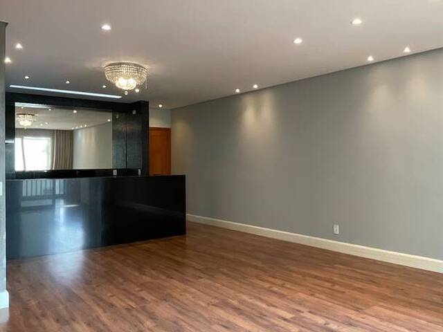Apartamento para Venda em Santana de Parnaíba - 5