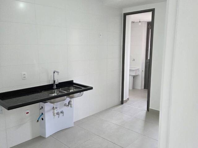 Apartamento para Venda em Santana de Parnaíba - 4