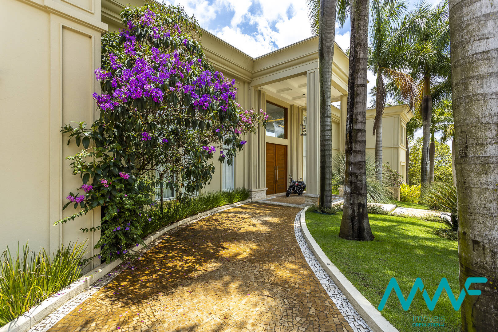 Casa à venda com 5 quartos, 1587m² - Foto 4