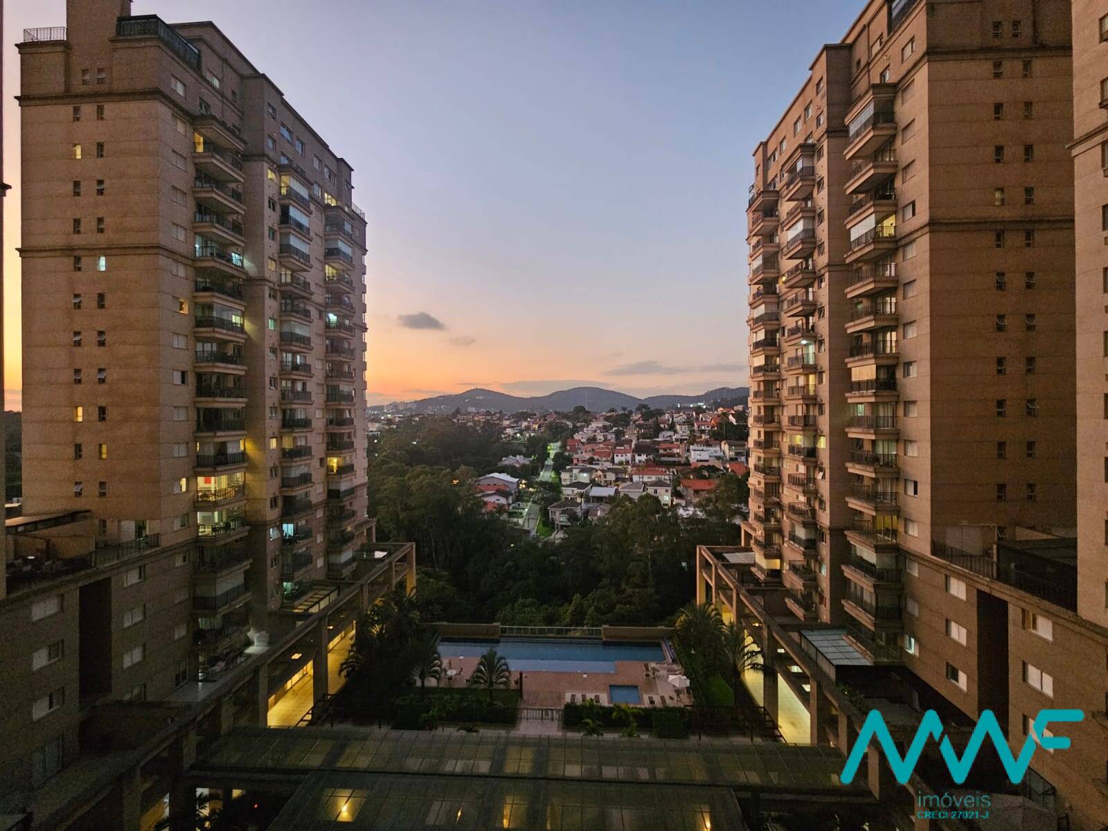 Apartamento à venda com 3 quartos, 107m² - Foto 6