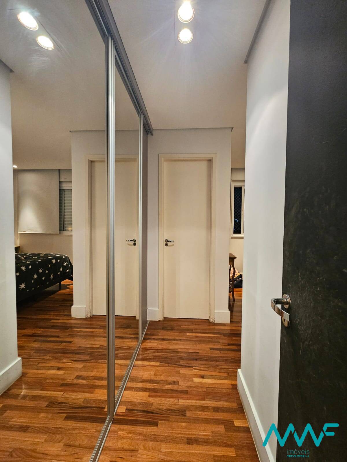 Apartamento à venda com 3 quartos, 107m² - Foto 18