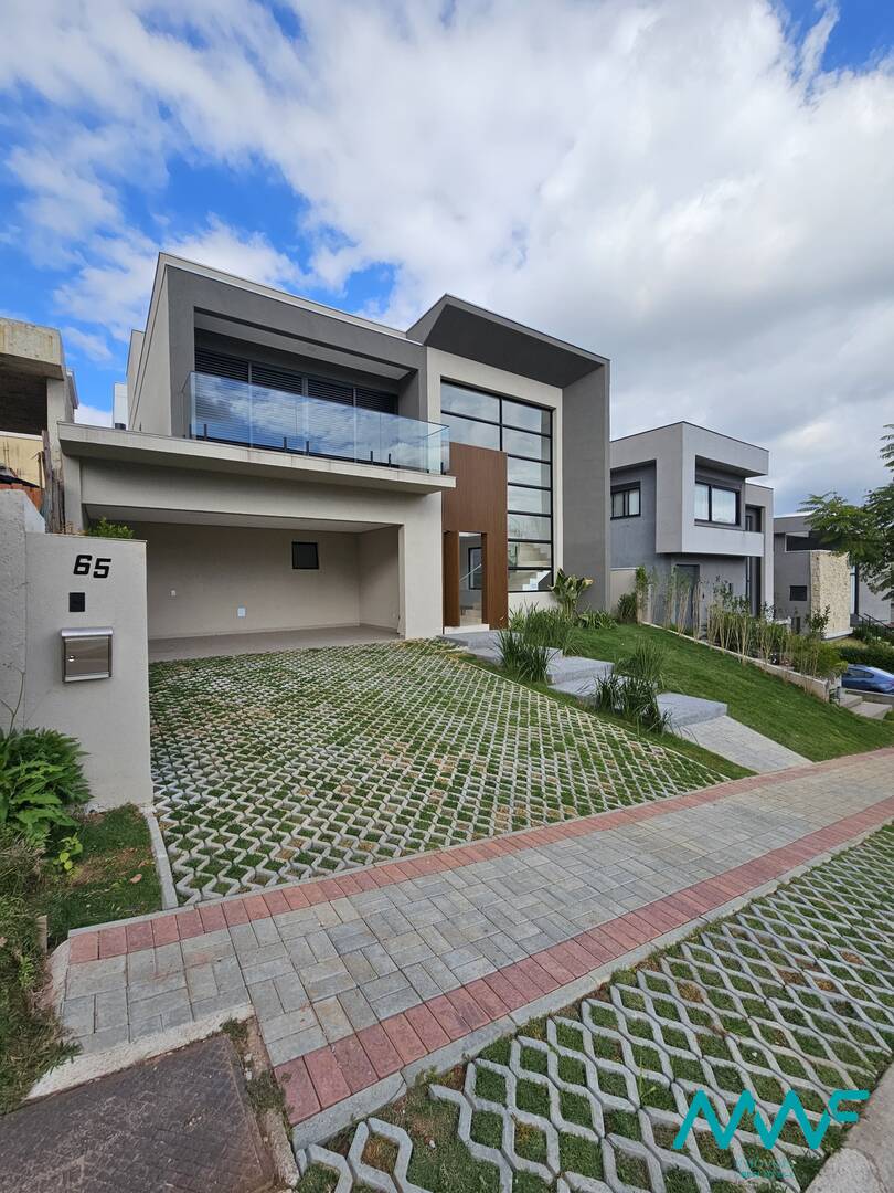Casa de Condomínio à venda com 4 quartos, 385m² - Foto 1