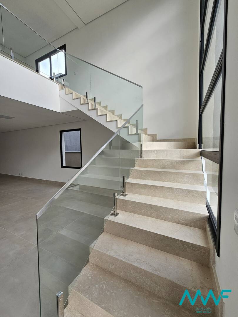 Casa de Condomínio à venda com 4 quartos, 385m² - Foto 4