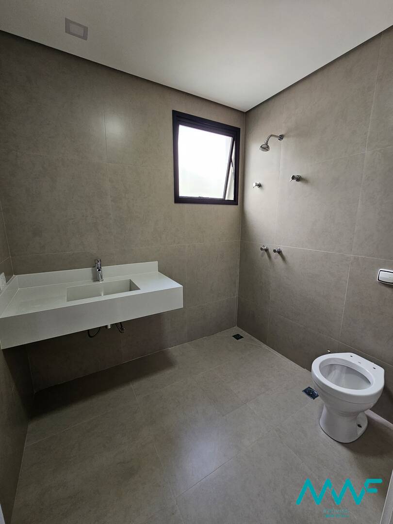 Casa de Condomínio à venda com 4 quartos, 385m² - Foto 33