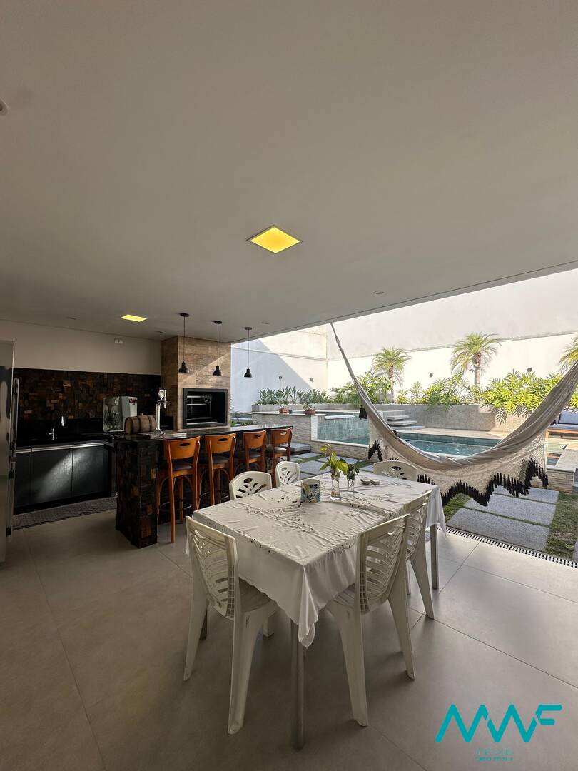 Casa de Condomínio à venda com 3 quartos, 312m² - Foto 4