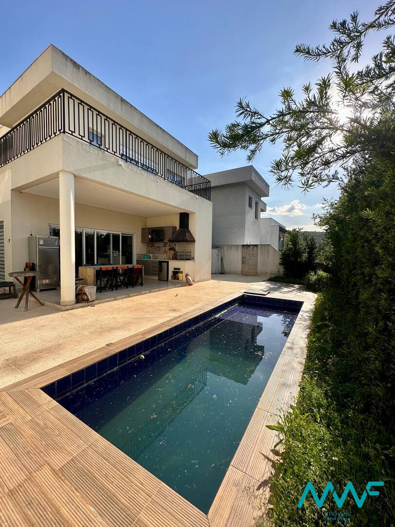 Casa de Condomínio à venda com 4 quartos, 330m² - Foto 2