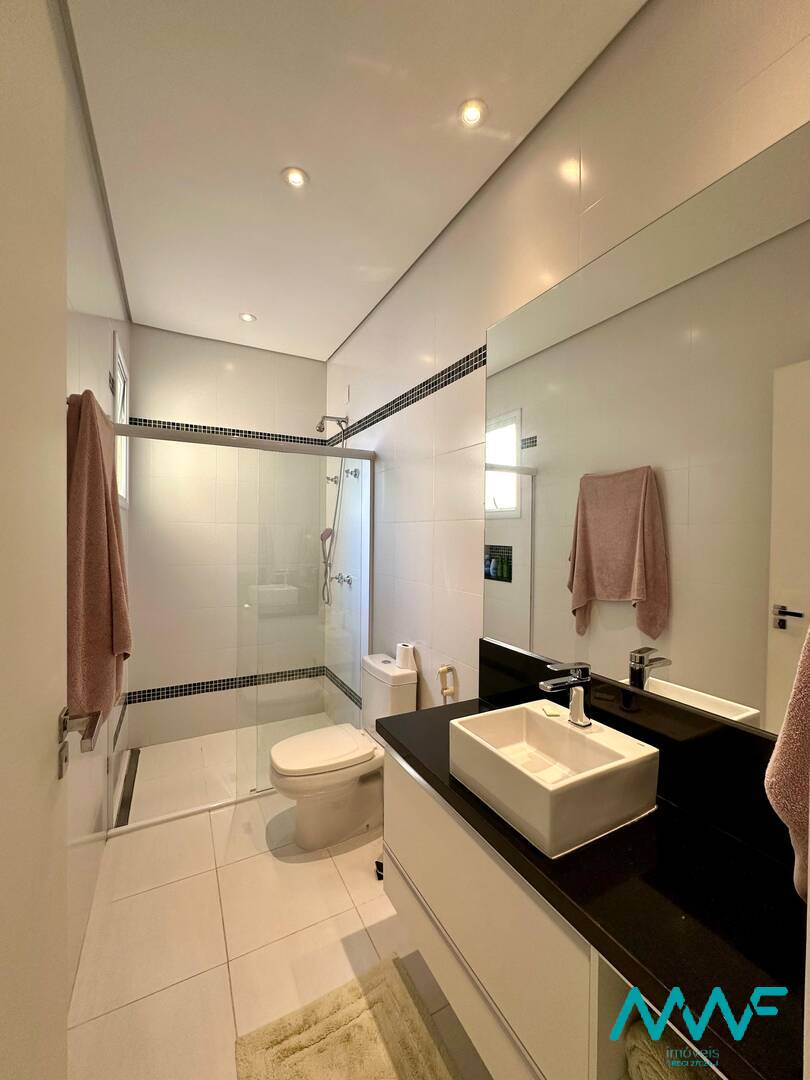 Casa de Condomínio à venda com 4 quartos, 330m² - Foto 19