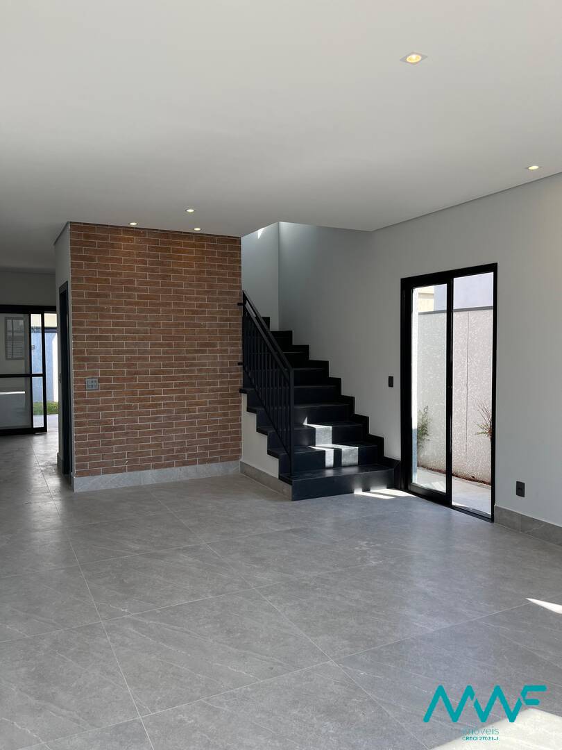 Casa à venda com 3 quartos, 135m² - Foto 4