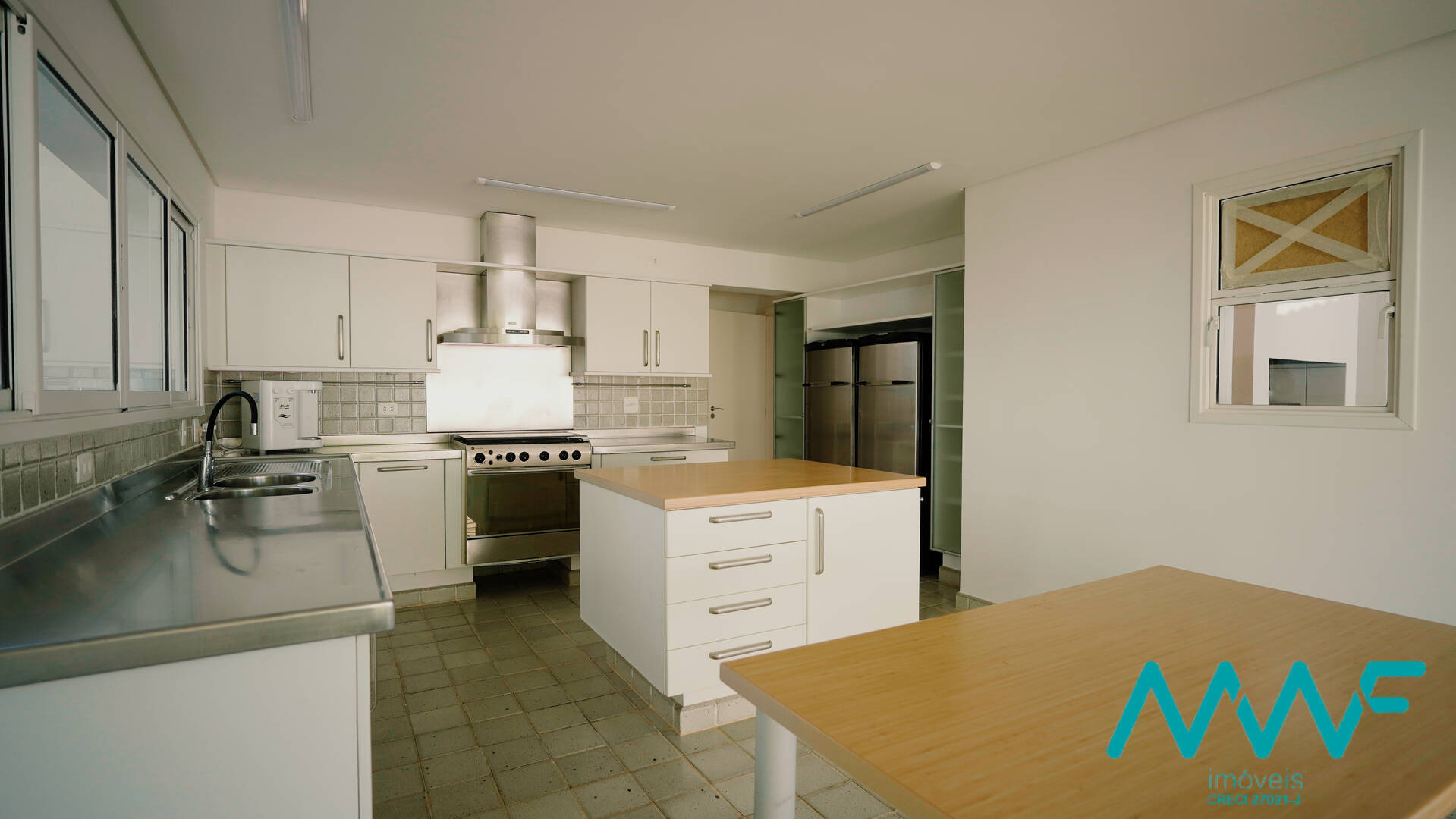 Casa de Condomínio à venda com 4 quartos, 400m² - Foto 4