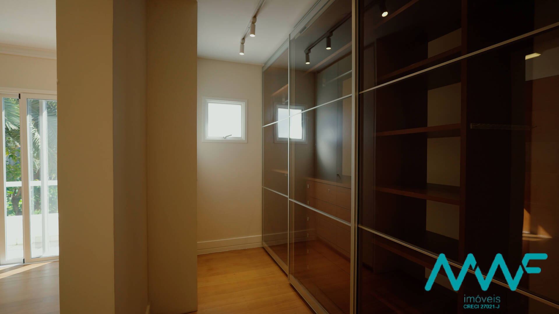 Casa de Condomínio à venda com 4 quartos, 400m² - Foto 11