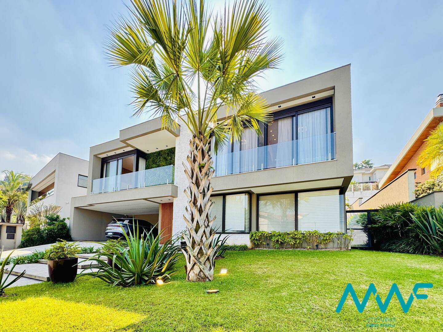Casa de Condomínio à venda com 4 quartos, 475m² - Foto 1