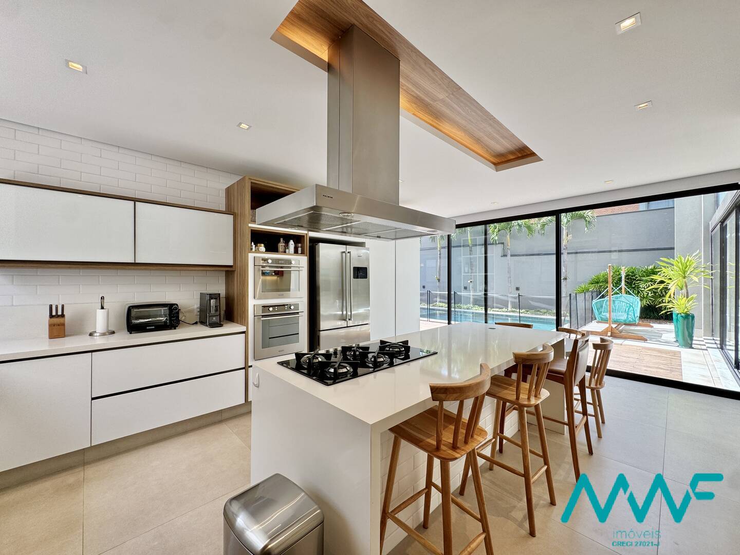 Casa de Condomínio à venda com 4 quartos, 475m² - Foto 16