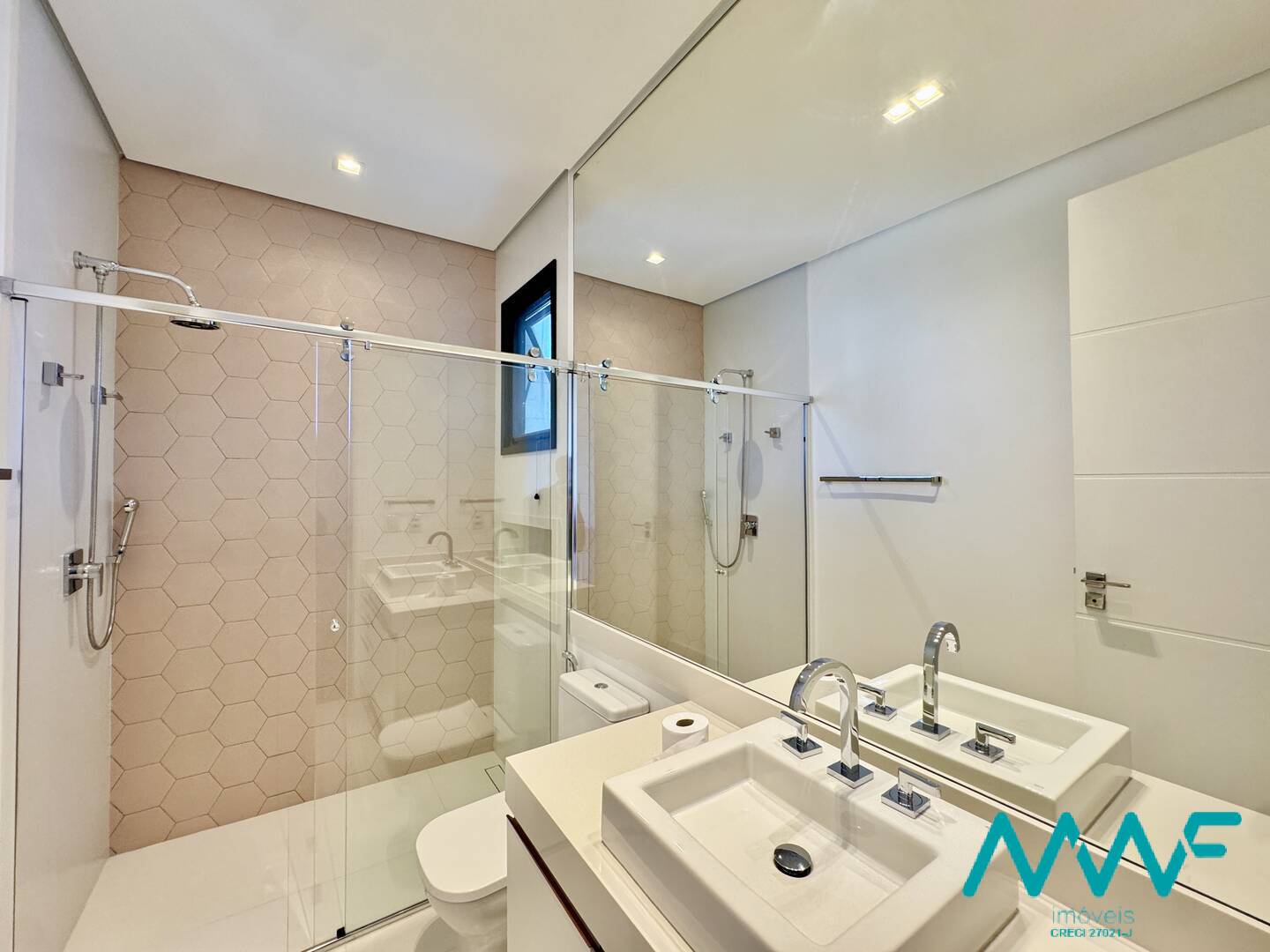 Casa de Condomínio à venda com 4 quartos, 475m² - Foto 25