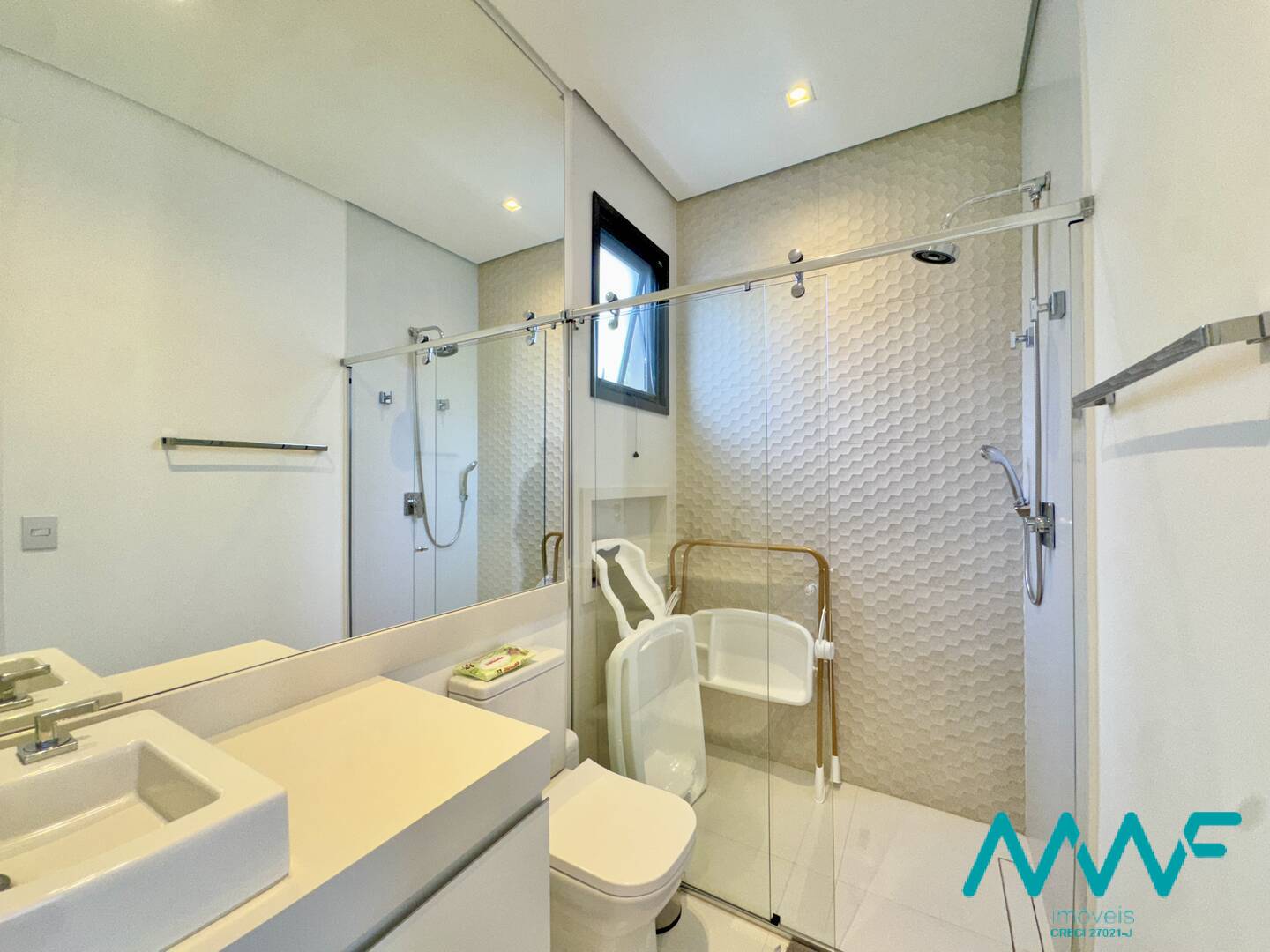 Casa de Condomínio à venda com 4 quartos, 475m² - Foto 30