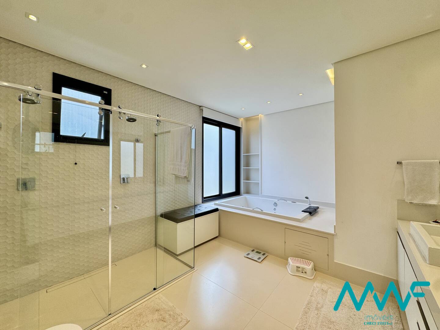 Casa de Condomínio à venda com 4 quartos, 475m² - Foto 34