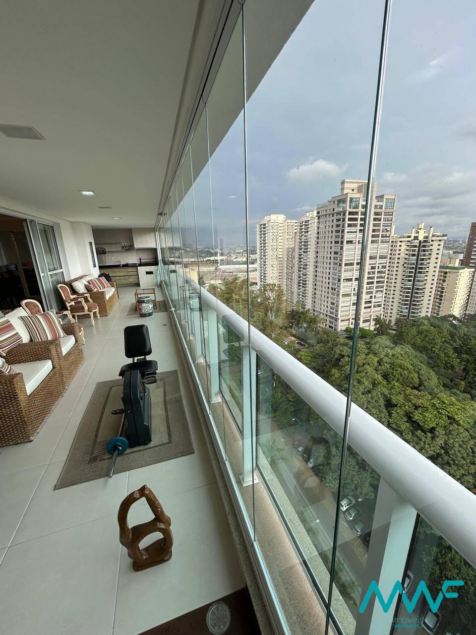 Apartamento, 3 quartos, 243 m² - Foto 1